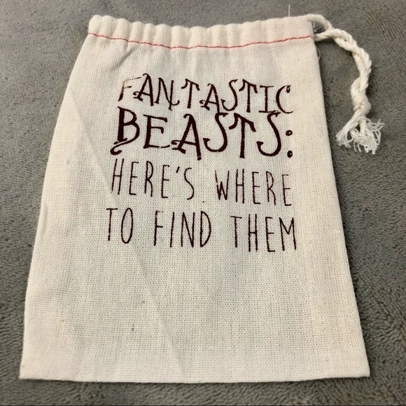 Fantastic Beasts Themed Jewelry Set - Picture 6 of 6